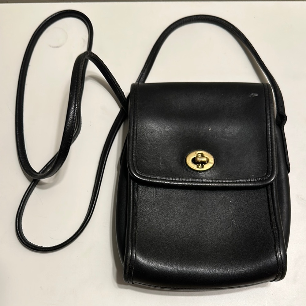 Elegant Black Leather Crossbody Bag